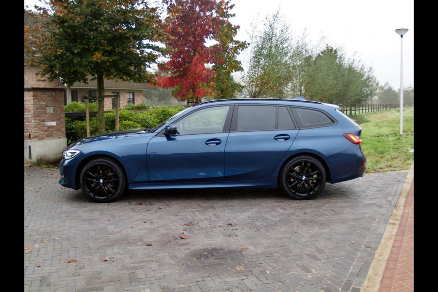 BMW 3 Serie Touring 318i Business Edition | 18 Inch | Camera | Apple Carplay | NL-Auto |