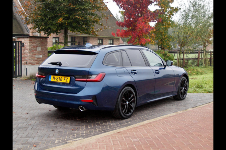 BMW 3 Serie Touring 318i Business Edition | 18 Inch | Camera | Apple Carplay | NL-Auto |