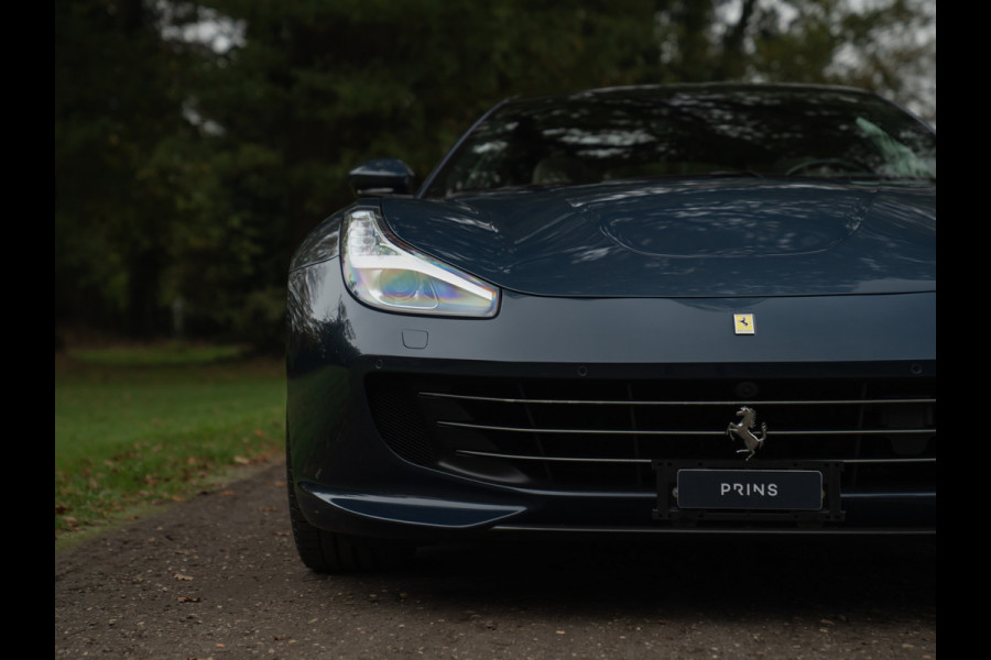 Ferrari GTC4 6.3 V12 Lusso | Atelier Car | Full spec! | Blu Ahrabian | Pano-dak | Lift | 360 cam | CarPlay