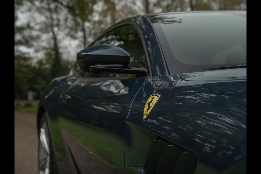 Ferrari GTC4 6.3 V12 Lusso | Atelier Car | Full spec! | Blu Ahrabian | Pano-dak | Lift | 360 cam | CarPlay