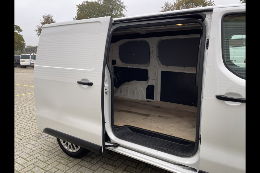 Opel Vivaro 2.0 CDTI 122pk L2H1 Edition nieuwe type / vaste prijs rijklaar € 13.950 ex btw / lease vanaf € 256 / airco / cruie / navi / camera / pdc / trekhaak 2500 kg !