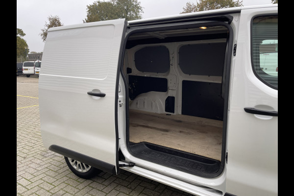 Opel Vivaro 2.0 CDTI 122pk L2H1 Edition nieuwe type / vaste prijs rijklaar € 13.950 ex btw / lease vanaf € 256 / airco / cruie / navi / camera / pdc / trekhaak 2500 kg !