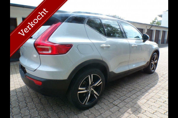 Volvo XC40 1.5 T4 Recharge R-Design Pano 350 H/K Carplay