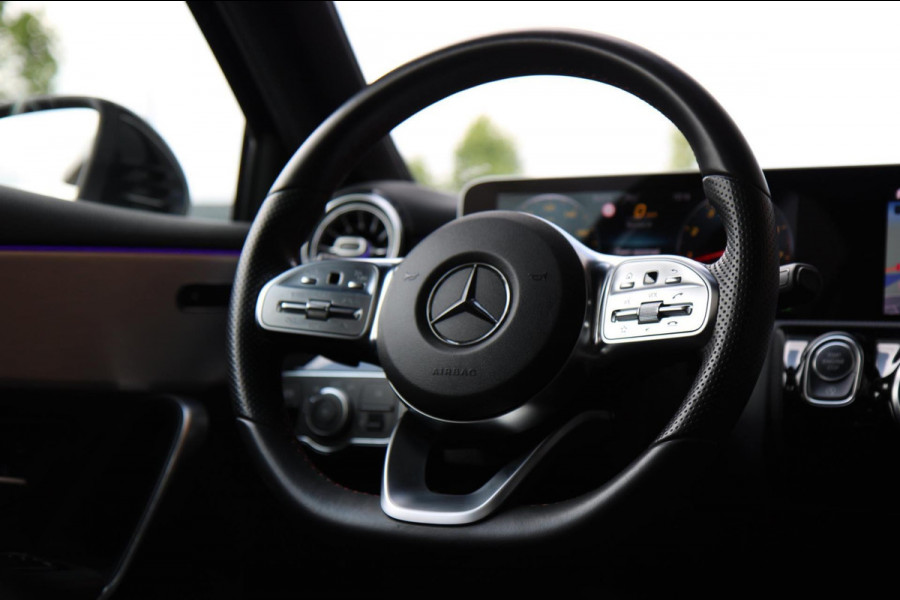 Mercedes-Benz A-Klasse 200 AMG /PANO/SFEERV/CARPLAY