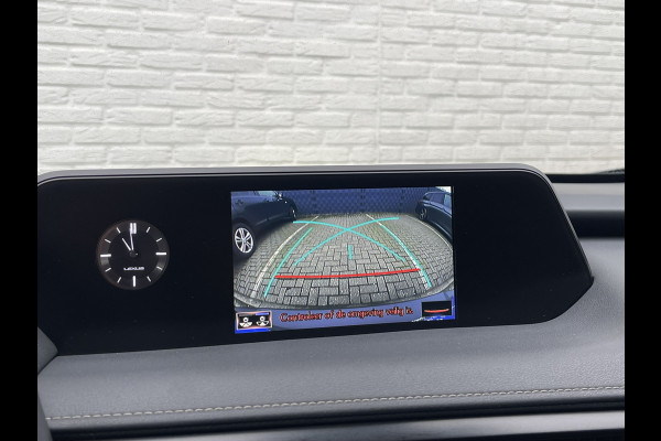 Lexus UX 250h First Edition | CarPlay | Camera | LED | ACC | DAB+ | 17 inch