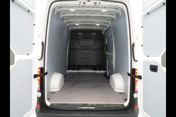 Volkswagen Crafter 30 2.0 TDI 102pk L3H3 Navigatie Airco Bijrijdersbank