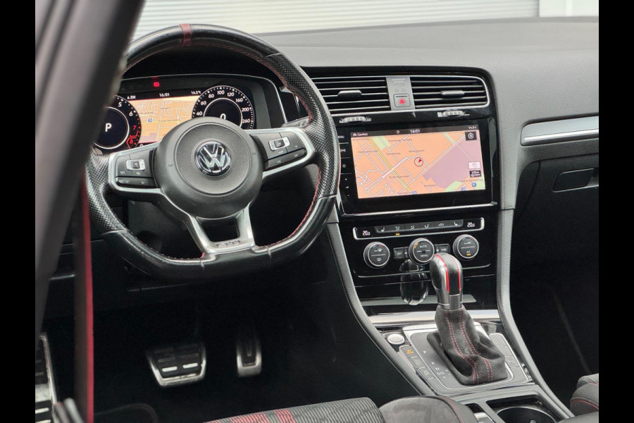 Volkswagen Golf 2.0 TSI GTI TCR Pano/Keyless/Camera