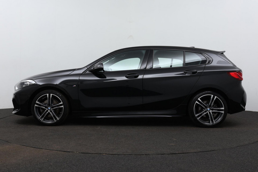 BMW 1-serie 118i Executive Edition M Sport (M-PAKKET, NAVI, CARPLAY, CAMERA, DIGITALE COCKPIT, 1e EIGENAAR, DEALER ONDERHOUDEN)