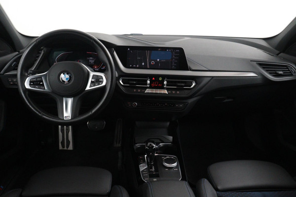 BMW 1-serie 118i Executive Edition M Sport (M-PAKKET, NAVI, CARPLAY, CAMERA, DIGITALE COCKPIT, 1e EIGENAAR, DEALER ONDERHOUDEN)