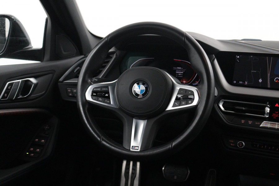 BMW 1-serie 118i Executive Edition M Sport (M-PAKKET, NAVI, CARPLAY, CAMERA, DIGITALE COCKPIT, 1e EIGENAAR, DEALER ONDERHOUDEN)