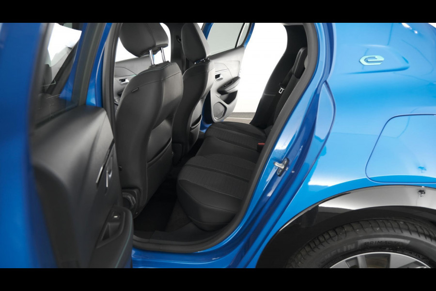 Peugeot e-208 EV Blue Lease Allure 50 kWh | 3-Fase | €2.000 Subsidie | Camera | Navigatie | Parkeersensoren | Apple Carplay