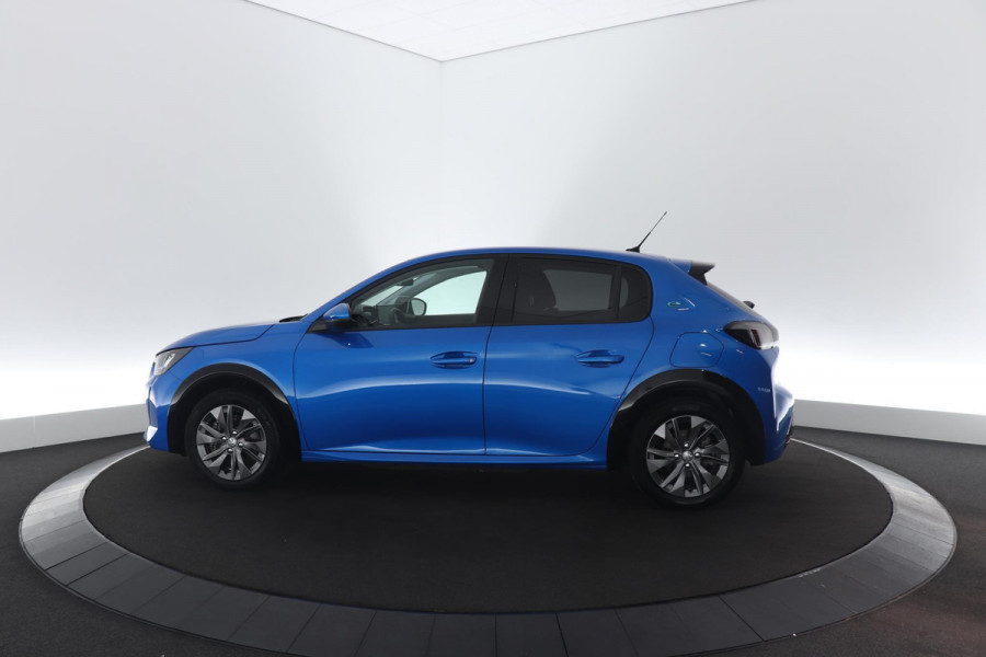 Peugeot e-208 EV Blue Lease Allure 50 kWh | 3-Fase | €2.000 Subsidie | Camera | Navigatie | Parkeersensoren | Apple Carplay