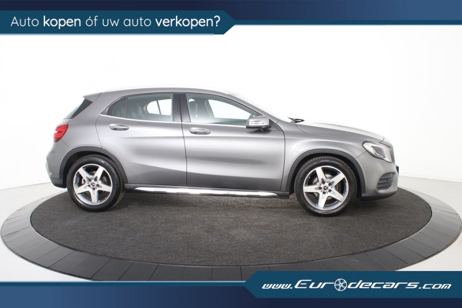 Mercedes-Benz GLA 180 AMG-Line *Navigatie*Leer*Camera*LED*