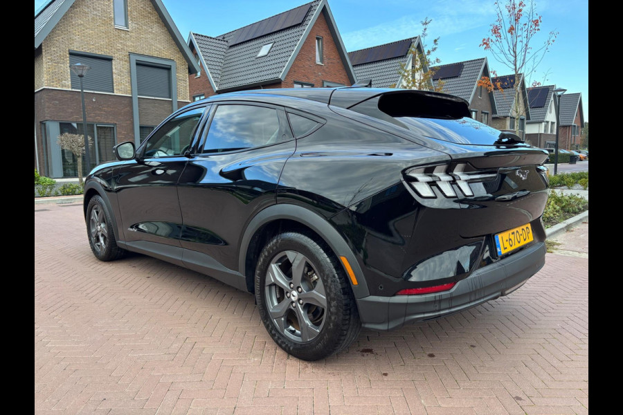 Ford Mustang Mach-E 75kWh RWD | Leer | Navi | 12% bijtelling | BTW auto | 1e EIGENAAR