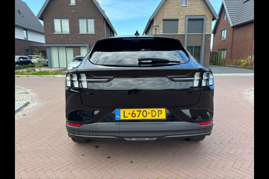 Ford Mustang Mach-E 75kWh RWD | Leer | Navi | 12% bijtelling | BTW auto | 1e EIGENAAR