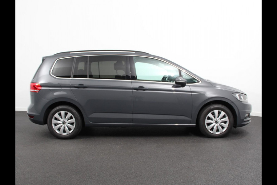 Volkswagen Touran 1.5 TSI DSG Comfortline 7p | Navigatie | Apple Carplay/Android Auto | Parkeersensoren | Adaptive Cruise Control | Stoelverwarming | Climate Control