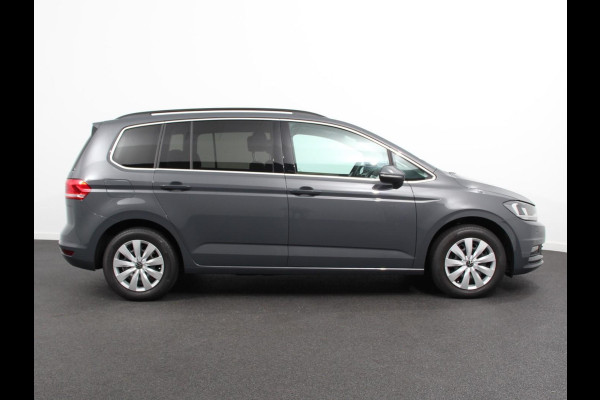 Volkswagen Touran 1.5 TSI DSG Comfortline 7p | Navigatie | Apple Carplay/Android Auto | Parkeersensoren | Adaptive Cruise Control | Stoelverwarming | Climate Control