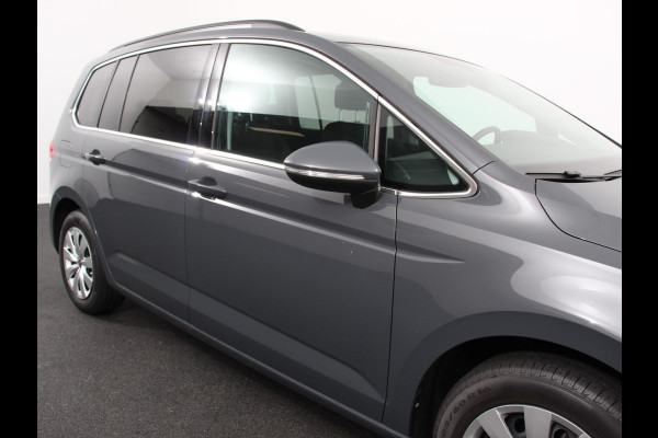 Volkswagen Touran 1.5 TSI DSG Comfortline 7p | Navigatie | Apple Carplay/Android Auto | Parkeersensoren | Adaptive Cruise Control | Stoelverwarming | Climate Control