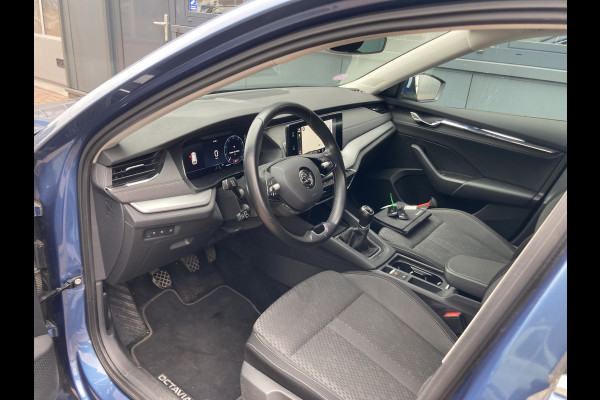 Škoda Octavia Combi 1.5 TSi 150pk First Edition KEYLESS/VIRTUAL/STOELVERW./TREKH.WEGKLAPBAAR