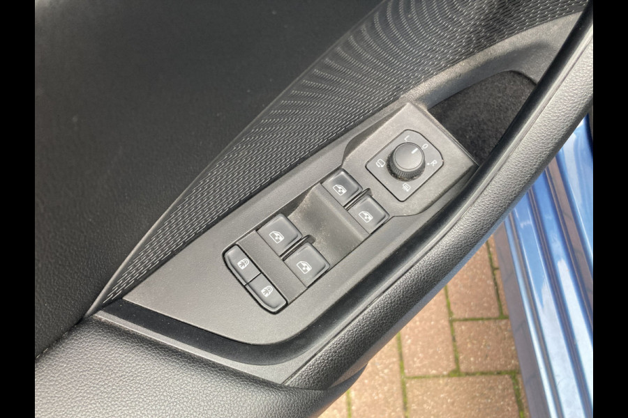 Škoda Octavia Combi 1.5 TSi 150pk First Edition KEYLESS/VIRTUAL/STOELVERW./TREKH.WEGKLAPBAAR