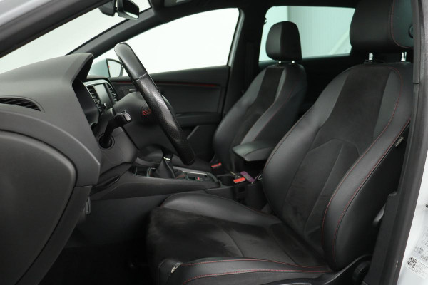 Seat Leon 1.5 TSI FR Intense | Panoramadak | Alcantara | Trekhaak | Virtual Cockpit | Camera | Beats | Full LED | Carplay | PDC