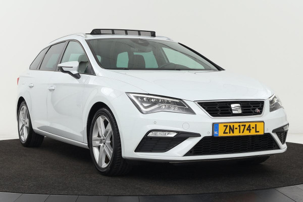 Seat Leon 1.5 TSI FR Intense | Panoramadak | Alcantara | Trekhaak | Virtual Cockpit | Camera | Beats | Full LED | Carplay | PDC