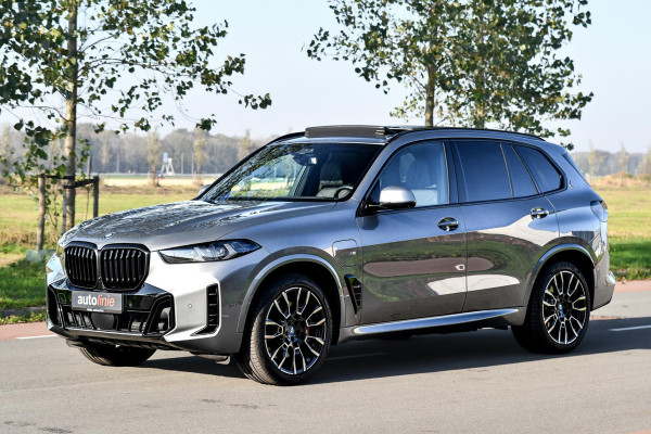 BMW X5 XDrive50e M-Sport Pro Facelift. Pano, HUD, 360 3D, ACC, Luchtv, H/K, Trekh, Stuurvw, Keyless, Dodeh, Sfeer!