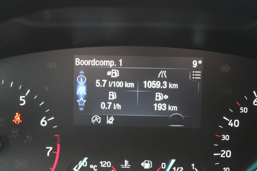 Ford Focus 1.0 EcoBoost 125 PK Hybrid Titanium | Trekhaak | Winterpack | Climate Control | Cruise Control | PDC V+A | Navigatie | LED koplampen