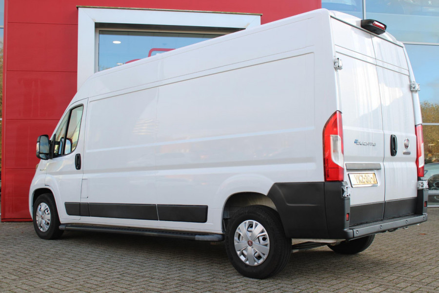 Fiat E-Ducato 3.5T L3H2 79 kWH AUTOMAAT | NAVIGATIE | CLIMATE CONTROL | PARKEERSENSOREN | ACHTERUITRIJ CAMERA | DODEHOEK DETECTIE |  LANE ASSIST | LEDER STUURWIEL | BUMPERS IN CARROSERIE KLEUR |