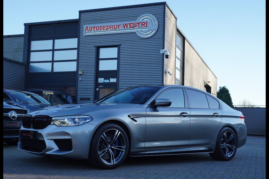 BMW 5 Serie M5 | Carbon | Harman/Kardon | Dealer onderhouden | Sfeerverlichting | Donington Grau | 600PK | NAP | Origineel NL |