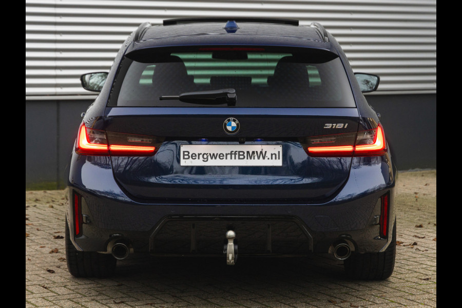 BMW 3 Serie Touring 318i M-Sport - Pano - Trekhaak - ACC - Widescreen - Hifi