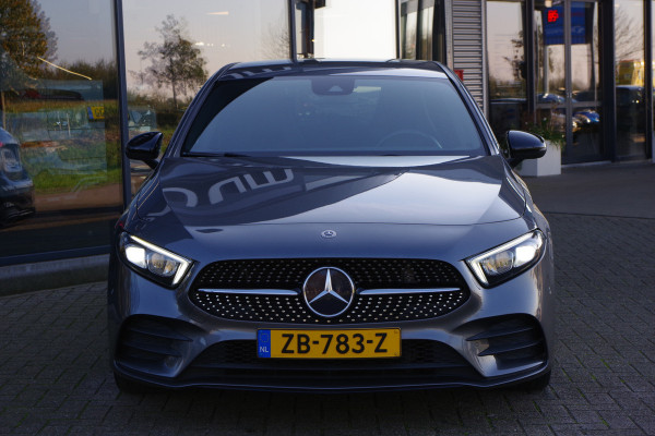 Mercedes-Benz A-Klasse 180 136 PK Automaat Business Solution AMG Night Upgrade, Groot-Navigatie, LED, Stoelverwarming