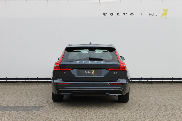 Volvo V60 B4 197pk automaat Plus Dark / Dode hoekherkenning (BLIS) / Adaptive cruise control / Google infotainment incl navigatie / Semi elektrische wegklapbare trekhaak /