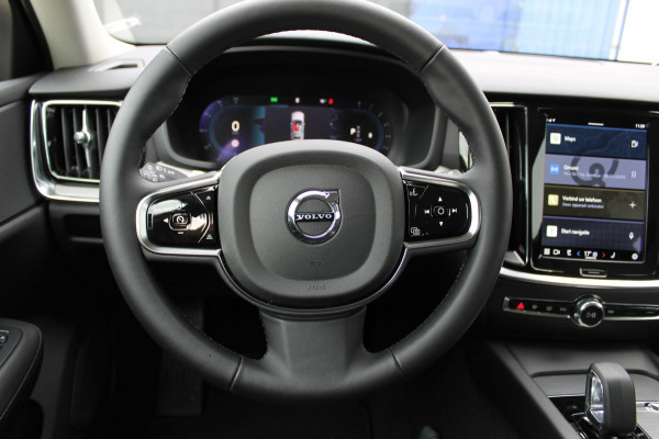 Volvo V60 B4 197pk automaat Plus Dark / Dode hoekherkenning (BLIS) / Adaptive cruise control / Google infotainment incl navigatie / Semi elektrische wegklapbare trekhaak /