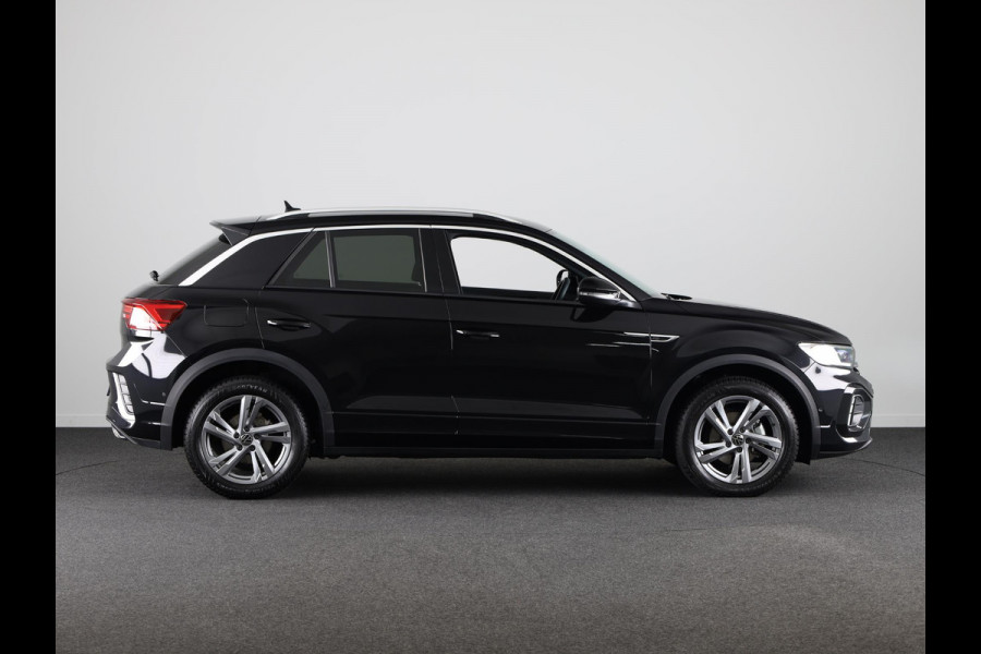 Volkswagen T-Roc 1.5 TSI R-Line 150 pk Automaat (DSG) | Navigatie | Parkeersensoren (Park assist) | Achteruitrijcamera | Adaptieve cruise control | Stoelverwarming |