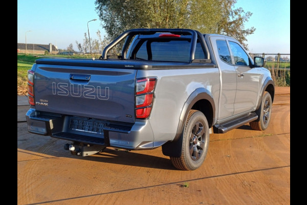 Isuzu D-max Extended Cab V-Cross $WD Automaat MY24 Isla Grey