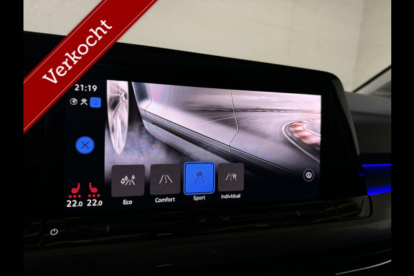 Volkswagen Golf 1.5 eTSI FirstEdition Pano Sfeer Carplay NAP