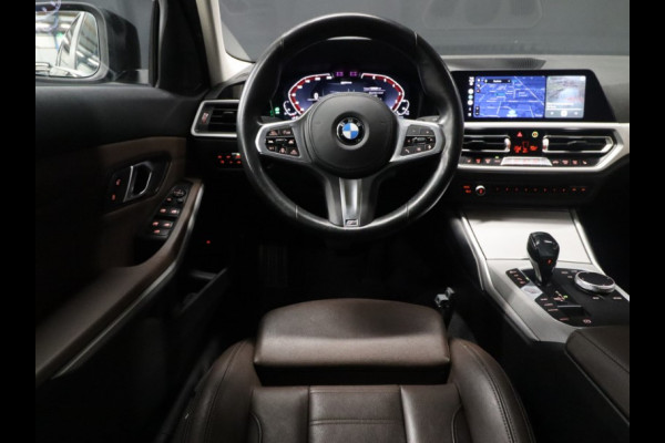 BMW 3-serie 330e eDrive M Sport M-PAKKET [360° CAMERA, APPLE CARPLAY, NAVIGATIE GROOT, VOL LEDER, M-STUUR, ANDROID, TREKHAAK, LED, DAB+, NIEUWSTAAT]