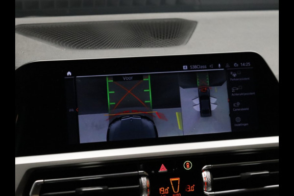 BMW 3-serie 330e eDrive M Sport M-PAKKET [360° CAMERA, APPLE CARPLAY, NAVIGATIE GROOT, VOL LEDER, M-STUUR, ANDROID, TREKHAAK, LED, DAB+, NIEUWSTAAT]