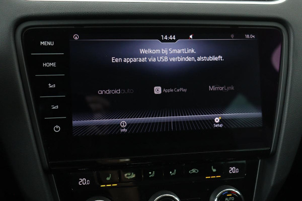 Škoda Octavia 1.0 TSI Style | Panoramadak | Alcantara | Trekhaak | Carplay | Stoelverwarming | Park Assist | Canton | Navigatie