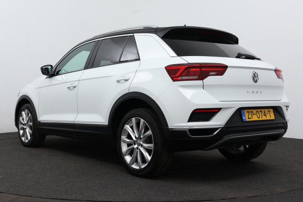 Volkswagen T-Roc 1.5 TSI Sport (VIRTUAL COCKPIT, STOELVERWARMING, PARKEERSENSOREN, CARPLAY, 1e EIGENAAR, GOED ONDERHOUEN)