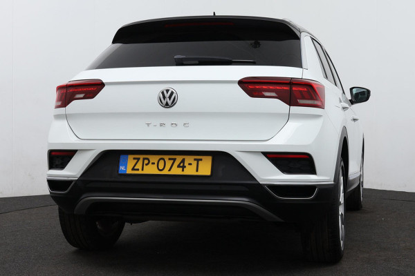 Volkswagen T-Roc 1.5 TSI Sport (VIRTUAL COCKPIT, STOELVERWARMING, PARKEERSENSOREN, CARPLAY, 1e EIGENAAR, GOED ONDERHOUEN)