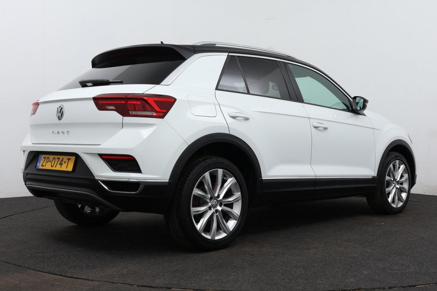 Volkswagen T-Roc 1.5 TSI Sport (VIRTUAL COCKPIT, STOELVERWARMING, PARKEERSENSOREN, CARPLAY, 1e EIGENAAR, GOED ONDERHOUEN)