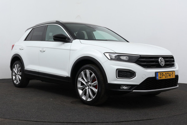 Volkswagen T-Roc 1.5 TSI Sport (VIRTUAL COCKPIT, STOELVERWARMING, PARKEERSENSOREN, CARPLAY, 1e EIGENAAR, GOED ONDERHOUEN)