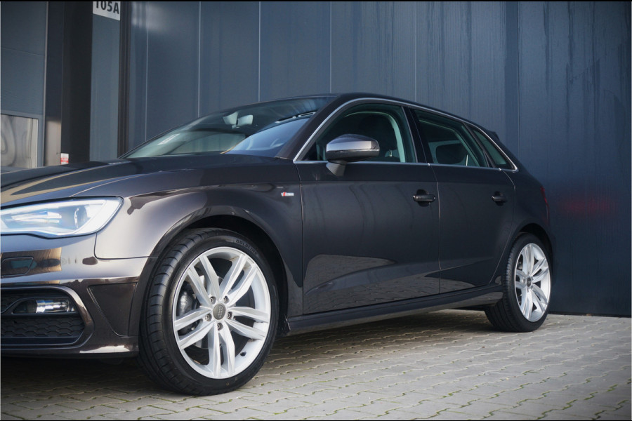 Audi A3 Sportback 1.2 TFSI Adrenalin | S-Line | 5Drs. | Navigatie | Cruise Control | Xenon | Bluetooth | Climate Control | Airco | LM. Velgen | Nette Staat |