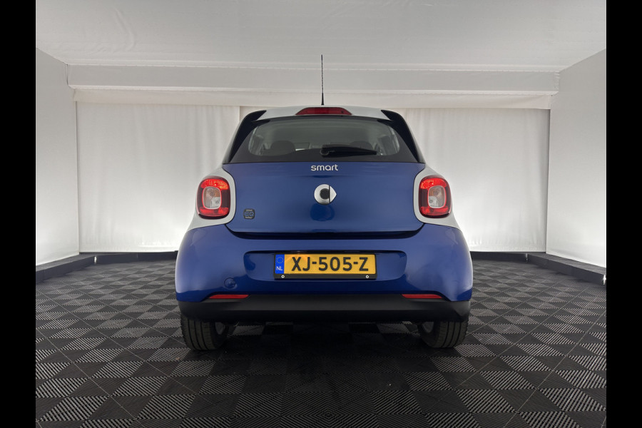 Smart Forfour EQ Business Solution Cool&Audio-Pack 18 kWh [ 3-Fase ] (INCL-BTW) *lamp aandrijving brandt !! VOLLEDER | AIRCO | CRUISE | COMFORT-SEATS | 15''ALU*