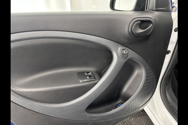 Smart Forfour EQ Business Solution Cool&Audio-Pack 18 kWh [ 3-Fase ] (INCL-BTW) *lamp aandrijving brandt !! VOLLEDER | AIRCO | CRUISE | COMFORT-SEATS | 15''ALU*