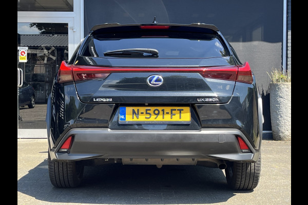 Lexus UX 250h Executive Line CLIMA / CRUISE / NAVI