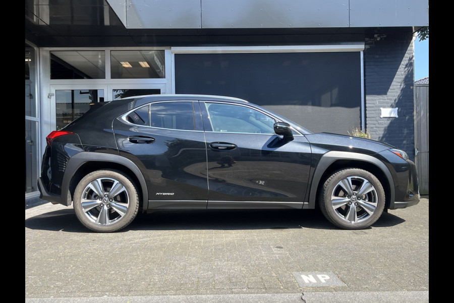 Lexus UX 250h Executive Line CLIMA / CRUISE / NAVI