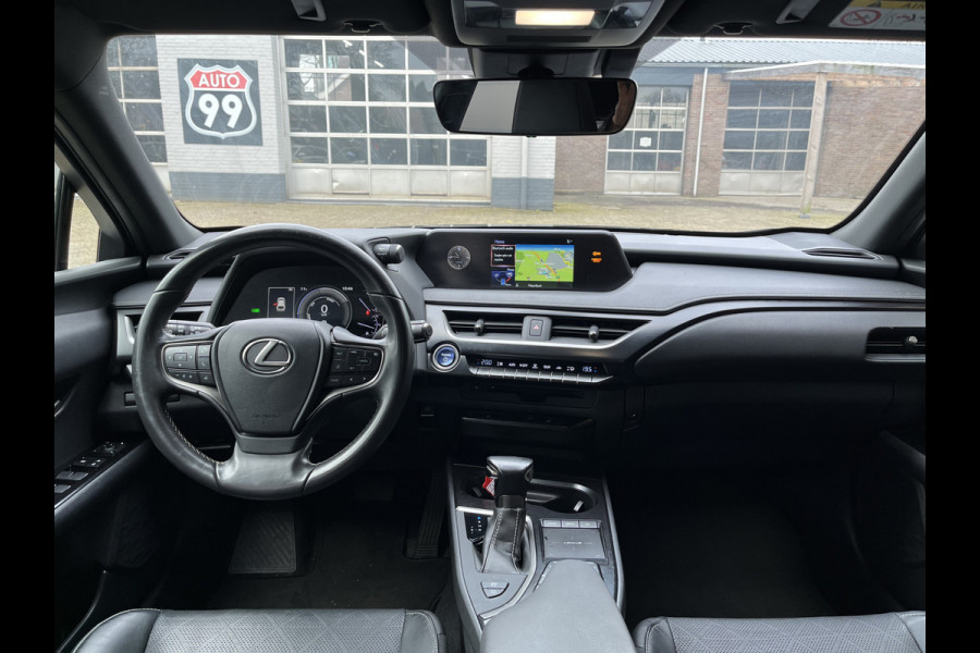 Lexus UX 250h Executive Line CLIMA / CRUISE / NAVI